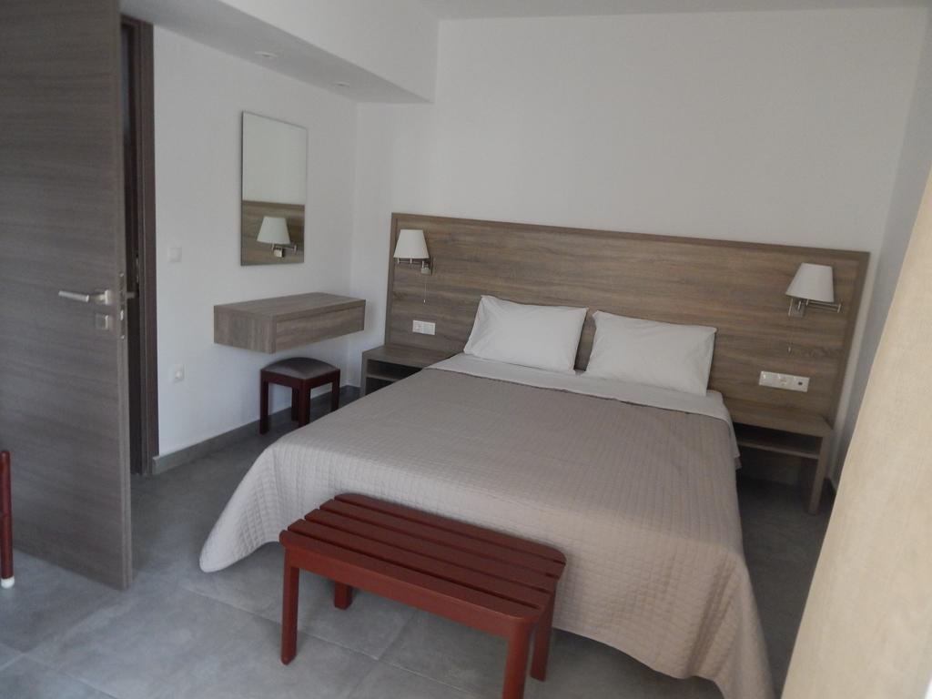 Epiphany Apartments Karpathos Zimmer foto