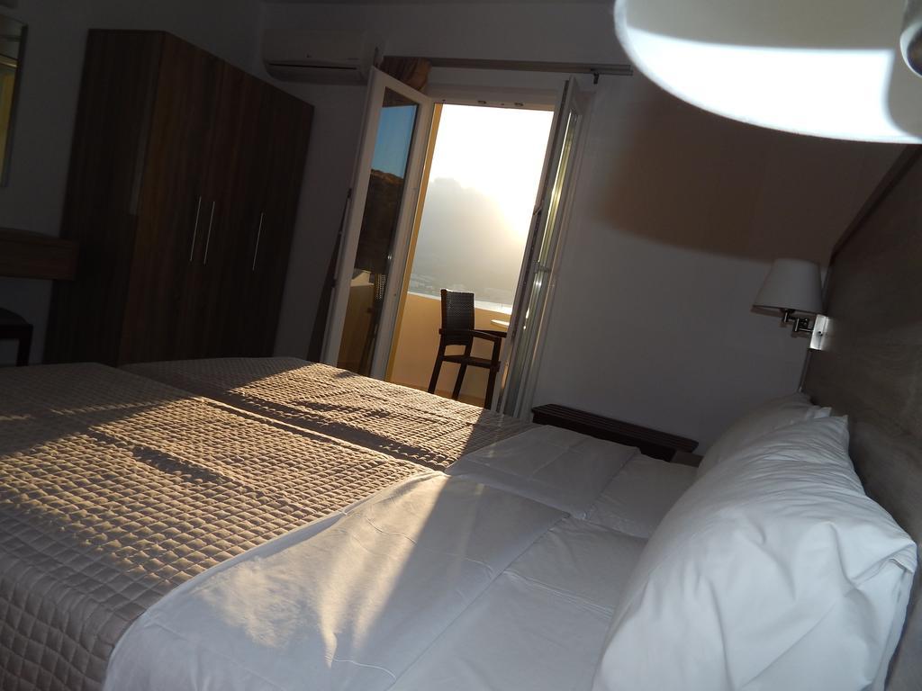 Epiphany Apartments Karpathos Zimmer foto